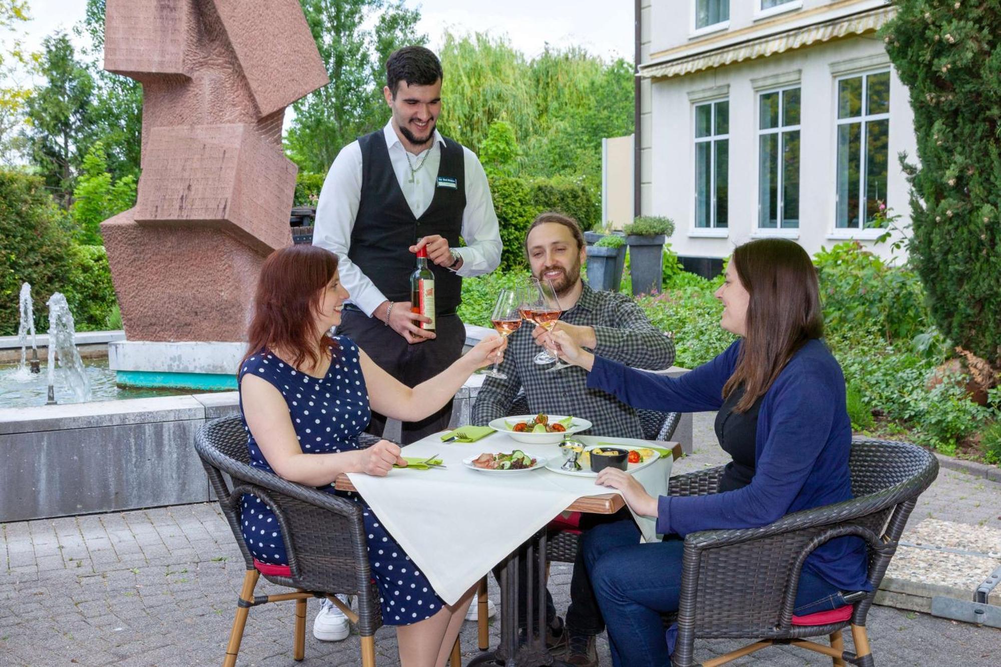 Best Western Wein- Und Parkhotel Nierstein Ngoại thất bức ảnh